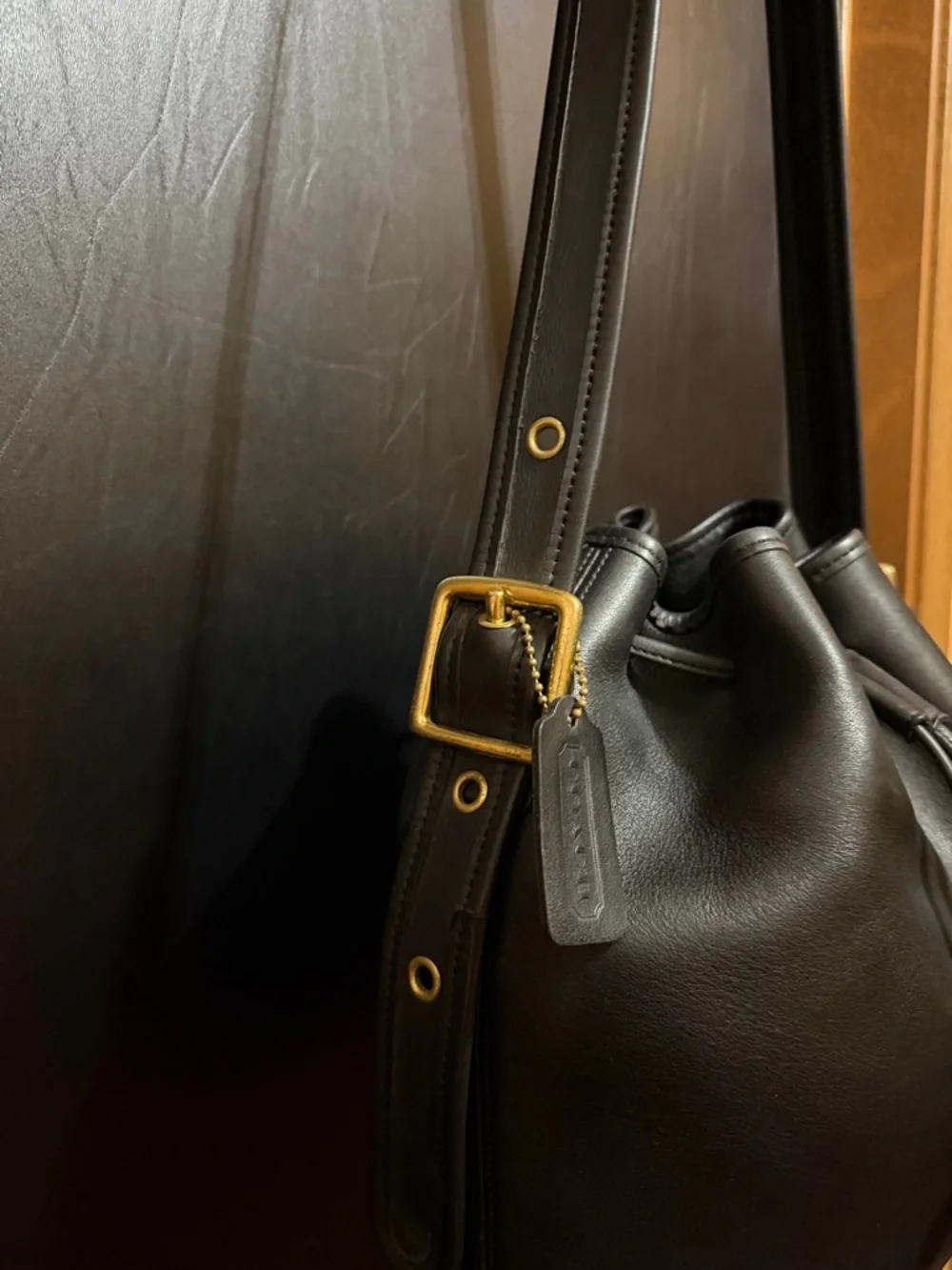 Authenic Coach Black cowhide Leather bucket purse with drawstrings. - Picture 5 of 11